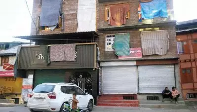 ‘ബ്രഡ് വാങ്ങാന്‍ മുത്തശ്ശി പറഞ്ഞുവിട്ടതായിരു എന്നെ, പക്ഷേ അപ്പോഴേക്കും അവരെത്തി അടിക്കുകയും പൂട്ടിയിടുകയും ചെയ്തു’;ജമ്മുകാശ്മീരില്‍ ഒമ്പത് വയസ്സുകാരന്‍ ജയിലില്‍ കിടന്നത് രണ്ടു ദിവസം
