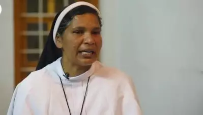‘മഠത്തിലെ ഒരു കന്യാസ്ത്രീ പ്രസവിച്ചു, ഉത്തരവാദിയായ വൈദികനെ സഭ സംരക്ഷിച്ചു’; തനിക്ക് നേരെ മൂന്ന് തവണ ലൈംഗികാക്രമണമുണ്ടായെന്നും ലൂസി കളപ്പുര