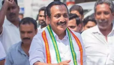 കണ്ണൂര്‍ മാടായി കോളേജിലെ നിയമനം; പുനപരിശോധിക്കണമെന്നാവശ്യപ്പെട്ട് ഹൈക്കോടതിയില്‍ ഹരജി നല്‍കി കോണ്‍ഗ്രസ് പ്രവര്‍ത്തകര്‍