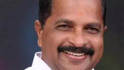 വോട്ട് ചോദിച്ചെത്തിയ കോന്നിയിലെ യു.ഡി.എഫ് സ്ഥാനാര്‍ഥിയെ പള്ളിയില്‍ നിന്ന് ഇറക്കിവിട്ടു; പിന്നില്‍ വീണാ ജോര്‍ജിന്റെ മുന്‍ ഡ്രൈവറെന്ന് ആരോപണം