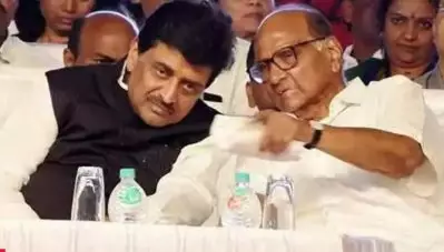 ശിവസേനയെ പിന്തുണച്ച് ബി.ജെ.പിയെ മാറ്റി നിര്‍ത്തണമെന്ന ഫോര്‍മുല മുന്നോട്ട് വെച്ച് കോണ്‍ഗ്രസ്; മഹാരാഷ്ട്രയില്‍ ഇരുപക്ഷത്തും തുടരന്‍ ചര്‍ച്ചകള്‍