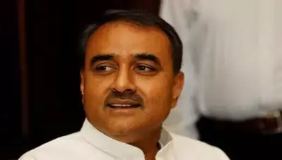 ശിവസേനയില്‍ പ്രതീക്ഷ വെയ്ക്കുന്ന കോണ്‍ഗ്രസിനെ വെട്ടിലാക്കി എന്‍.സി.പി; പാര്‍ട്ടി നിലപാട് ഇങ്ങനെയെന്ന് പ്രഫുല്‍ പട്ടേല്‍