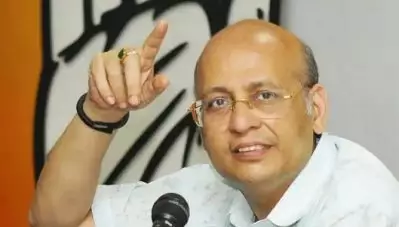 ‘സവര്‍ക്കര്‍ രാജ്യത്തിന് നല്‍കിയ സംഭാവന തള്ളിക്കളയാനാവില്ലെന്ന് കോണ്‍ഗ്രസ് നേതാവ് അഭിഷേക് സിങ്‌വി’; ആര്‍.എസ്.എസിലേക്കാണോയെന്ന് സോഷ്യല്‍ മീഡിയ