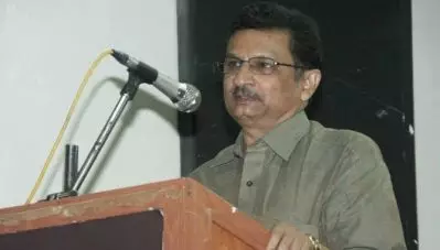 ആ മിടുക്കിക്കുട്ടിയെ കൊണ്ട് അധ്യാപകര്‍ക്ക് ഒരു ക്ലാസെടുപ്പിക്കാമായിരുന്നു; വിദ്യാഭ്യാസ മേഖലയില്‍ നല്ല അധ്യാപകര്‍ കുറയുന്നുവെന്ന് അശോകന്‍ ചരുവില്‍