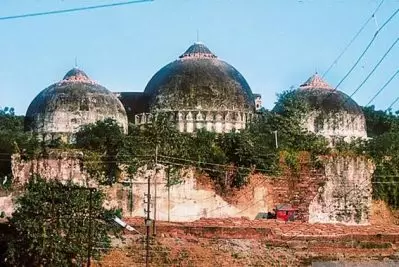 ‘അയോധ്യ വിധിയില്‍ 99% മുസ്‌ലിങ്ങള്‍ക്കും റിവ്യൂ ഹര്‍ജി കൊടുക്കണമെന്നാണ് നിലപാട്’; നീതിന്യായ വ്യവസ്ഥയില്‍ വിശ്വസിക്കുന്നുവെന്ന് മുസ്‌ലിം വ്യക്തി നിയമ ബോര്‍ഡ്