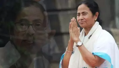 ബംഗാളില്‍ ‘ദീദി റിട്ടേണ്‍സ്’; മമതയുടെ തിരിച്ചുവരവില്‍ തകര്‍ന്നടിഞ്ഞത് ബി.ജെ.പിയുടെ കണക്കുകൂട്ടലുകള്‍; പിടിച്ചുനില്‍ക്കാനാവാതെ കോണ്‍ഗ്രസും സി.പി.ഐ.എമ്മും