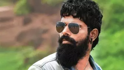 ‘പട്ടികളോട് പെരുമാറുന്ന രീതിയിലാണ് എന്നോട് പെരുമാറിയത്’; പ്രിന്‍സിപ്പലിനും കോളേജ് യൂണിയനുമെതിരെ ബിനീഷ് ബാസ്റ്റിന്‍