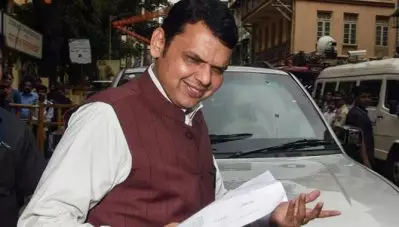 ഫഡ്‌നാവിസ് മോഹന്‍ഭാഗവതിനെ കാണുന്നു; മഹാരാഷ്ട്രയില്‍ രാത്രി വൈകിയും ചര്‍ച്ചകള്‍; ഇനി തീരുമാനം ആര്‍.എസ്.എസിന്റേതോ?