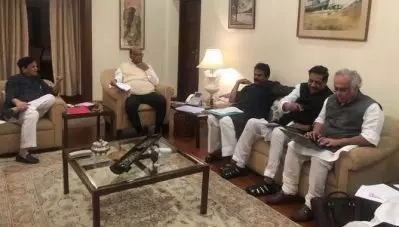 മഹാ വികാസ് അഘാഡി സഖ്യത്തിന് പിന്തുണയേറുന്നു; എസ്.പിക്കു പിന്നാലെ ചെറിയ പാര്‍ട്ടികളും സഖ്യത്തിലേക്ക്