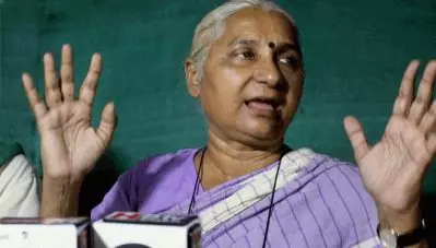 തീര്‍പ്പു കല്‍പ്പിക്കാത്ത കേസുകളില്‍ മേധാപട്കറിന് ആര്‍.പി.ഒ നോട്ടിസ്; ധാര്‍മ്മികതയെ വെല്ലുവിളിക്കാനുള്ള ബോധപൂര്‍വ്വമായ ശ്രമമെന്ന് മേധാപട്കര്‍