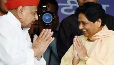 ഉത്തര്‍പ്രദേശില്‍ എസ്.പി-ബി.എസ്.പി സഖ്യം തുടരും? മുലായത്തിനെതിരായ 24 വര്‍ഷം പഴക്കമുള്ള പ്രശസ്തമായ ‘ഗസ്റ്റ് ഹൗസ് കേസ്’ പിന്‍വലിച്ച് മായാവതി