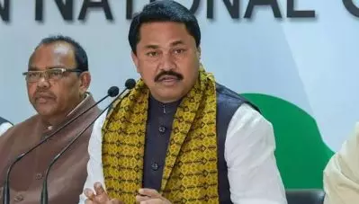 പാകിസ്താന് വരെ സൗജന്യമായി കൊവിഡ് വാക്‌സിന്‍ കൊടുക്കുന്നു, ആ പരിഗണന പോലും മഹാരാഷ്ട്രയോട് ഇല്ല; കേന്ദ്രത്തിനെതിരെ കോണ്‍ഗ്രസ് നേതാവ്
