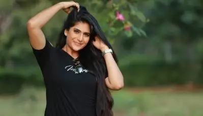 ‘അച്ഛന്റെ മരണം അനാഥരാക്കി, ഒമ്പത് ദിവസം വരെ പട്ടിണികിടക്കേണ്ടി വന്നിട്ടുണ്ട്’; അഭിമുഖത്തിനിടെ പൊട്ടിക്കരഞ്ഞ് നേഹ സക്‌സേന