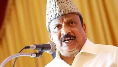 അയോഗ്യരാക്കപ്പെട്ട കര്‍ണാടകത്തിലെ എം.എല്‍.എമാര്‍ ഇന്ന് ബി.ജെ.പിയില്‍ ചേരും; പട്ടികയില്‍ റോഷന്‍ ബെയ്ഗിന്റെ പേരില്ലാത്തത് ചര്‍ച്ചയാകുന്നു