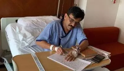 ‘അഗ്നിപരീക്ഷ…അഗ്നിപരീക്ഷ…’; നെഞ്ചുവേദനക്കിടയിലും ആശുപത്രിക്കിടക്കയില്‍നിന്ന് സഞ്ജയ് റാവത്തിന്റെ കവിത