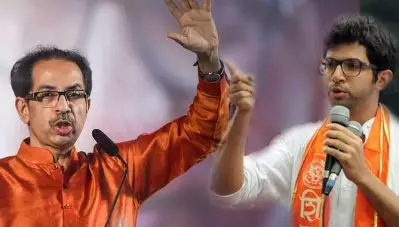 മഹാരാഷ്ട്രയില്‍ ഇനി അച്ഛനോ മകനോ?; രണ്ടുപേരും വേണമെന്ന് അണികള്‍; മുഖ്യമന്ത്രിസ്ഥാനത്തില്‍ ശിവസേനയുടെ തലവേദന തീരുന്നില്ല