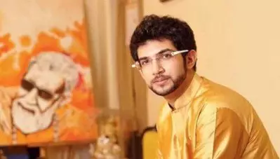 യുവനേതാവിന് അടുത്ത സ്ഥാനം നല്‍കാന്‍ നീക്കവുമായി ശിവസേന; ആദിത്യ താക്കറെ മന്ത്രിസഭയിലേക്ക്?