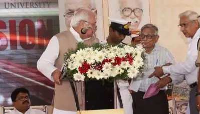 ‘ഇര്‍ഫാന്‍ ഹബീബ് പ്രസംഗം തടസപ്പെടുത്തി’; പരിപാടി വിവാദമാക്കാന്‍ ശ്രമിച്ചിട്ടില്ലെന്നും ഗവര്‍ണര്‍
