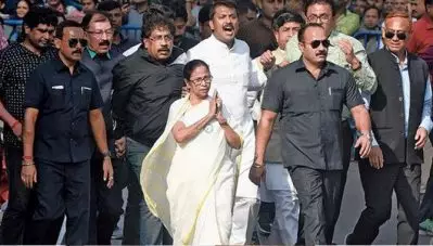 ‘ഇപ്പോള്‍ പരിഗണിക്കേണ്ടത് ജയ പരാജയങ്ങളല്ല, രാജ്യ താല്‍പര്യമാണ്’; എന്‍.ആര്‍.സിയും സി.എ.എയും പിന്‍വലിക്കണമെന്ന് മമതാ ബാനര്‍ജി