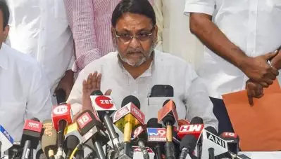 ‘ജയ് മോദി’ എന്ന് വിളിക്കുന്നവര്‍ക്ക് പൗരത്വം മാത്രമല്ല അവാര്‍ഡും ലഭിക്കും; അദ്‌നന്‍ സമിക്ക് പദ്മ പുരസ്‌കാരം നല്‍കിയ കേന്ദ്രത്തിനെതിരെ നവാബ് മാലിക്
