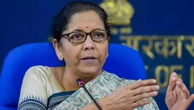 ‘ടോമിനും ഡിക്കിനും ഹാരിക്കും അളിയനും അനന്തരവനും വായ്പ നല്‍കി’- സാമ്പത്തിക പ്രതിസന്ധിക്കു കാരണം ഇതാണെന്ന് നിര്‍മലാ സീതാരാമന്‍