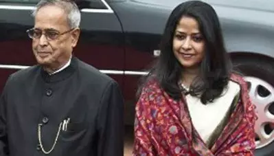 പ്രണബ് മുഖര്‍ജിയുടെ മകളെ അമിത് ഷായുടെ വസതിക്ക് മുന്‍പില്‍ അറസ്റ്റ് ചെയ്ത് ദല്‍ഹി പൊലീസ്