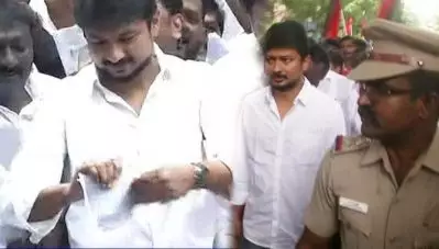 പൗരത്വ ഭേദഗതി നിയമം കീറിയെറിഞ്ഞു, ഉദയനിധി സ്റ്റാലിന്‍ അറസ്റ്റില്‍; തമിഴ്‌നാട്ടില്‍ വ്യാപക പ്രതിഷേധം