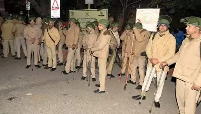 ‘സംഭവം നടന്നത് ഡ്യൂട്ടിയിലുണ്ടായിരുന്ന സ്ഥലത്ത് നിന്നും അല്‍പം ദൂരെ’; ജെ.എന്‍.യു വിഷയത്തില്‍ വിശദീകരണവുമായി ദല്‍ഹി പൊലീസ്