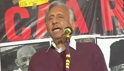 ‘നമ്മുടെ കൈകള്‍ക്കാണോ കൊലയാളികളുടെ കൈകള്‍ക്കാണോ കൂടുതല്‍ ശക്തിയെന്ന് നോക്കാം’; കേന്ദ്രത്തിനെതിരെ മണി ശങ്കര്‍ അയ്യര്‍