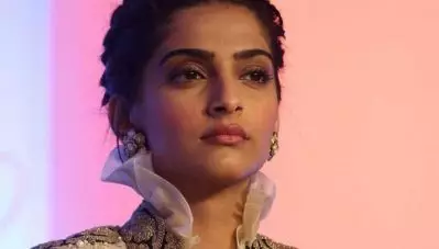 ‘നിങ്ങളെത്ര ധീരരാണ് കുട്ടികളെ’; ജെ.എന്‍.യു അക്രമത്തില്‍ പ്രതികരിച്ച് സോനം കപൂര്‍