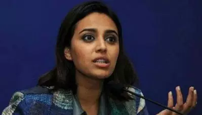 ‘എത്രയും പെട്ടന്ന് ജെ.എന്‍.യുവിലെത്തണം’; പൊട്ടിക്കരഞ്ഞ് സ്വര ഭാസ്‌കര്‍; ‘ആക്രമണത്തിന് പിന്നില്‍ എ.ബി.വി.പി, ആര്‍.എസ്.എസ് ഗുണ്ടകള്‍’