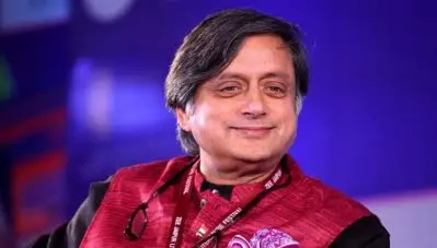 ‘കേന്ദ്ര പദ്ധതികളെ ഷട്ട് ഡൗണ്‍ ഇന്ത്യ, ഷട്ട് അപ്പ് ഇന്ത്യ എന്നാക്കി പുനര്‍ നിര്‍വചിക്കൂ’; കേന്ദ സര്‍ക്കാരിനെ പരിഹസിച്ച് പാര്‍ലമെന്റില്‍ ശശി തരൂര്‍