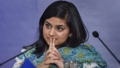 ‘നമസ്‌തേ ട്രംപ്, ദല്‍ഹി കത്തിയെരിയുമ്പോഴും 80 ലക്ഷംപേര്‍ അവകാശത്തിനായി പൊരുതിമ്പോഴും നിങ്ങള്‍ സല്‍ക്കാരത്തിന്റെ തിരക്കിലാണല്ലോ’; കേന്ദ്രത്തിനെതിരെ മെഹബൂബ മുഫ്തിയുടെ മകള്‍