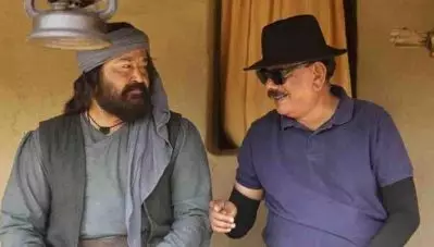 ‘മരക്കാര്‍: അറബിക്കടലിന്റെ സിംഹം’; സിനിമയുടെ റിലീസ് തടയണമെന്ന് ഹൈക്കോടതിയില്‍ ഹരജി/