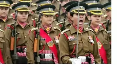 ‘പുരുഷ പട്ടാളത്തിന്റെ പ്രയാസം കണക്കിലെടുക്കണ്ട’; സ്ത്രീകള്‍ക്ക് യുദ്ധ ഇതര മേഖലയില്‍ കമാന്‍ഡര്‍ പോസ്റ്റ് അനുവദിക്കണമെന്ന് സുപ്രീം കോടതി