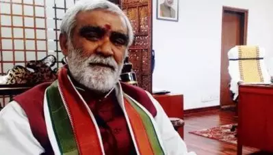 കൊവിഡിനെ നേരിടാന്‍ നട്ടുച്ചയ്ക്ക് സൂര്യന്റെ അടിയില്‍ പോയി ഇരുന്നാല്‍ മതി; കേന്ദ്ര ആരോഗ്യസഹമന്ത്രിയുടെ ‘ഉപദേശം’