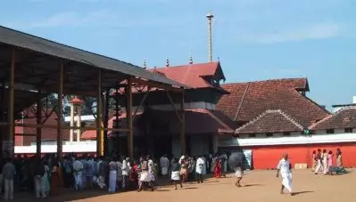 കൊവിഡ് 19; ഗുരുവായൂരില്‍ നിയന്ത്രണം, പട്ടാമ്പി നേര്‍ച്ച ഒഴിവാക്കി, കുരിശിലും ബലിപീഠത്തിലും ചുംബിക്കരുതെന്ന് ഓര്‍ത്തഡോക്‌സ് സഭ
