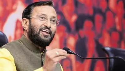 ഇന്ത്യയിലെ ജനാധിപത്യത്തെ ഇറാഖിനോട് ഉപമിക്കാന്‍ എങ്ങനെ കഴിഞ്ഞു; രാജ്യത്തെ വോട്ടര്‍മാരെ അപമാനിക്കുകയാണ് രാഹുല്‍ എന്ന് പ്രകാശ് ജാവ്‌ദേക്കര്‍