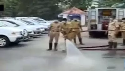 ജനതാ കര്‍ഫ്യൂവിലും കേരള മോഡല്‍; വീടും പരിസരവും ശുചിയാക്കി മലയാളികള്‍
