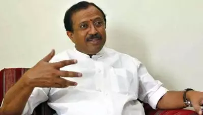 മുഖ്യമന്ത്രി കൊവിഡ് പ്രോട്ടോക്കോള്‍ ലംഘിച്ചു; റോഡ് ഷോ നടത്തുമ്പോള്‍ അദ്ദേഹം കൊവിഡ് ബാധിതനായിരുന്നുവെന്ന് വി. മുരളീധരന്‍