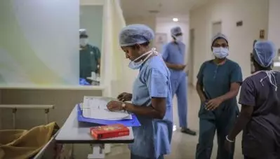 ‘കൊവിഡ് ഭേദമാകുന്നതിന് മുന്‍പ് നിര്‍ബന്ധിച്ച് ഹോസ്റ്റലിലേക്ക് വിട്ടു’; സാമ്പിള്‍ കൊണ്ടുപോകുകയല്ലാതെ പരിശോധനാഫലം കാണിക്കുന്നില്ലെന്നും മുംബൈ ആശുപത്രിയിലെ മലയാളി നഴ്‌സുമാര്‍