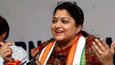 സ്വാദിഷ്ടമായ ഭക്ഷണ സാധനങ്ങള്‍ ഉണ്ടാക്കി സോഷ്യല്‍ മീഡിയയില്‍ ഇടുന്നത് നിര്‍ത്തണമെന്ന് ഖുശ്ബു; ‘ലക്ഷങ്ങള്‍ ഭക്ഷണം ലഭിക്കാതെ വിഷമത്തിലാണ്’