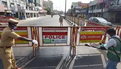 കൊവിഡ് കേസുകള്‍ വര്‍ധിക്കുന്നു; തിയേറ്റര്‍ സീറ്റില്‍ നിയന്ത്രണവുമായി തമിഴ്‌നാട്, ഇ-രജിസ്‌ട്രേഷനും നിര്‍ബന്ധം