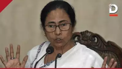 ‘അവർക്ക് ഇങ്ങനെ ട്രെയിൻ ഓടിക്കാമെങ്കിൽ ആരാധനാലയങ്ങൾക്കും പ്രവർത്തിക്കാം’; പശ്ചിമ ബം​ഗാളിൽ ജൂൺ ഒന്നുമുതൽ ആരാധനാലയങ്ങൾ തുറക്കുമെന്ന് മമത ബാനർജി