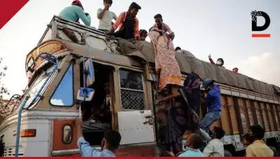 മഹാരാഷ്ട്രയില്‍ ബസ് ട്രക്കുമായി കൂട്ടിയിടിച്ച് മൂന്ന് അതിഥി തൊഴിലാളികളും ബസ് ഡ്രൈവറും മരിച്ചു; 22 പേര്‍ക്ക് പരിക്ക്