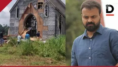 കൊറോണയെക്കാള്‍ ദുരന്തമായ കൊറേയെണ്ണം; മിന്നല്‍ മുരളിയുടെ സെറ്റ് പൊളിച്ചതിനെതിരെ പ്രതിഷേധവുമായി കുഞ്ചാക്കോ ബോബന്‍