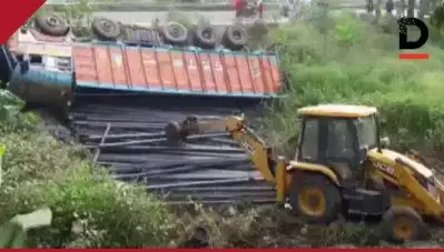 അപകടങ്ങള്‍ തുടര്‍ക്കഥയാവുന്നു; ബീഹാറില്‍ ട്രക്കും ബസും കൂട്ടിയിടിച്ച് ഒമ്പത് അതിഥി തൊഴിലാളികള്‍ കൊല്ലപ്പെട്ടു