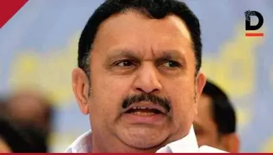 രാഷ്ട്രീയ ക്വാറന്റൈന്‍ വിധിച്ച് നിശബ്ദനാക്കാനാണ് സര്‍ക്കാരും സി.പി.ഐ.എമ്മും ശ്രമിക്കുന്നത്; കെ. മുരളീധരന്‍