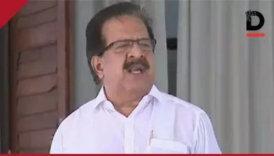 തോക്കേന്തിയ കമാന്റോകളെ വിന്യസിച്ച് ജനങ്ങളെ ഭയപ്പെടുത്തിയപ്പോള്‍ പൂന്തുറയില്‍ സംഭവിച്ചത് ഓര്‍മ്മയില്ലേ?; പ്രതിരോധ ചുമതല പൊലീസിന് നല്‍കുന്നതില്‍ മുഖ്യമന്ത്രിയോട് ചെന്നിത്തല