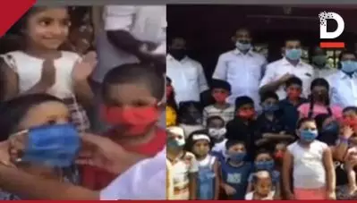 സാമൂഹിക അകലം പാലിക്കാതെ കുട്ടികള്‍ക്ക് മാസ്‌ക് വിതരണം; അങ്കമാലി എം.എല്‍.എയ്ക്കും പ്രാദേശിക കോണ്‍ഗ്രസ് നേതാക്കള്‍ക്കുമെതിരെ കേസ്